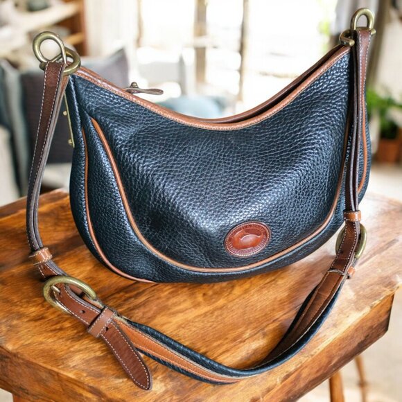 DOONEY & BOURKE VTG  80's All Weather Crescent Sac Leather Navy w British Tan - Picture 1 of 16